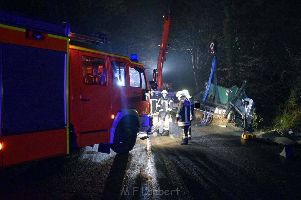 Container LKW umgestuerzt Koeln Brueck Bruecker- Dellbruecker Mauspfad P505.JPG - Miklos Laubert